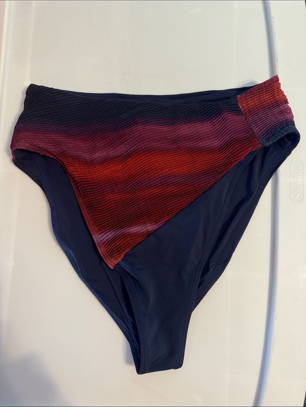 NWT! Beach Riot Navy Bikini Bottom with Red Gradient Rib Panel